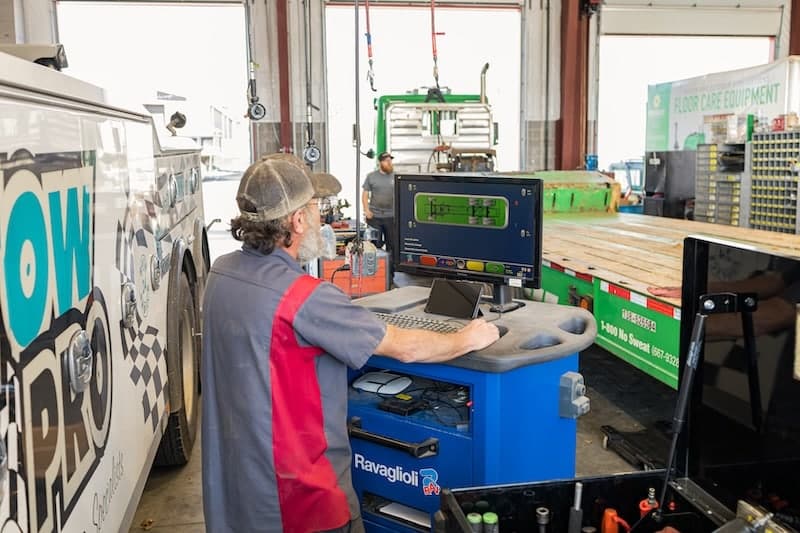 Benefits of an Independent Truck Repair Shop 
