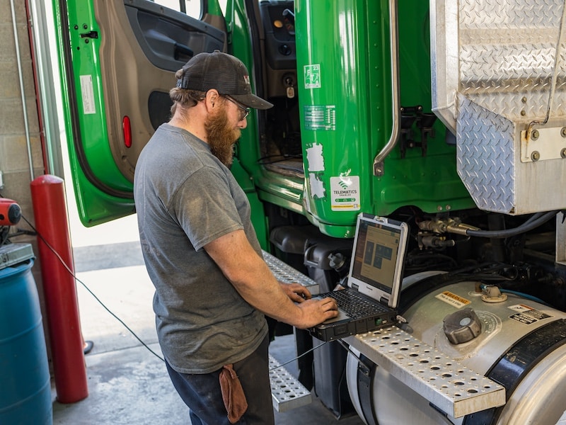 What preventive maintenance is and how it works for commercial trucks